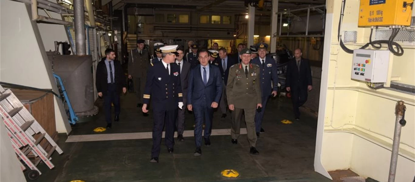 Ν.Παναγιωτόπουλος από το γαλλικό ελικοπτεροφόρο «Dixmude»: «Οι δύο χώρες μοιράζονται τις ίδιες πολιτικές προσδοκίες»